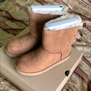 UGG Bailey Bow 2 (Chestnut)